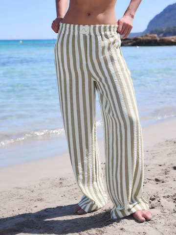Wide leg Pantaloni de la Next pe verde: față