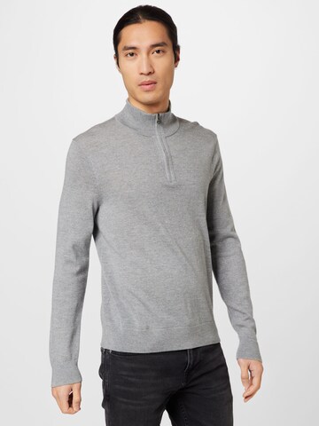 Banana Republic Sweater in Grey: front