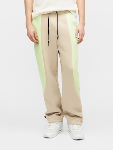 Nike Sportswear Normální Kalhoty 'TECH FLC' – béžová: přední strana