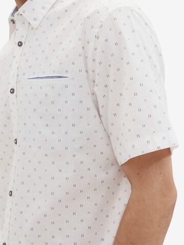 Coupe regular Chemise TOM TAILOR en blanc