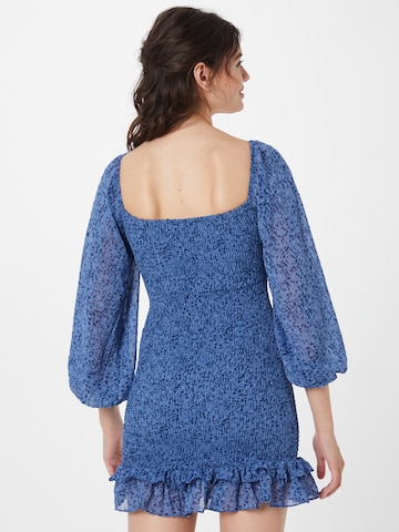 Robe Love Triangle en bleu