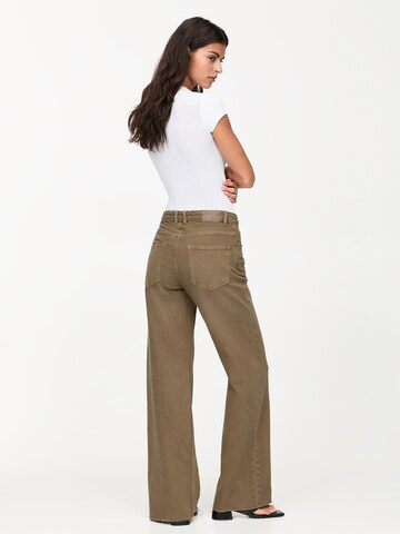 Pull&Bear Normální Džíny – zelená