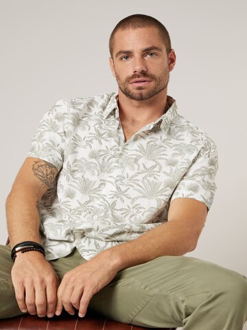 Coupe regular Chemise 'Wilson' Deeluxe en vert : devant