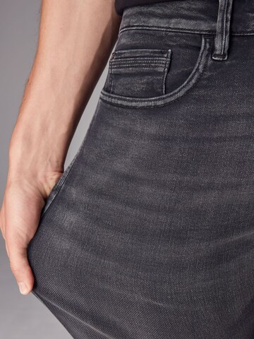 Coupe slim Jean Next en gris