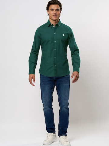 U.S. POLO ASSN. Slim Fit Paita 'Esmar' värissä vihreä
