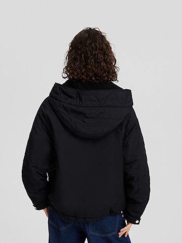 Bershka Jacke in Schwarz