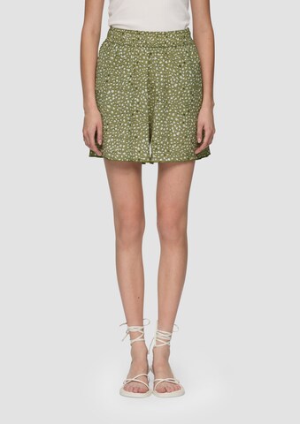 QS Regular Broek in Groen: voorkant