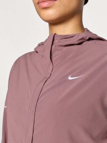 NIKESportska jakna 'SWIFT' - smeđa boja