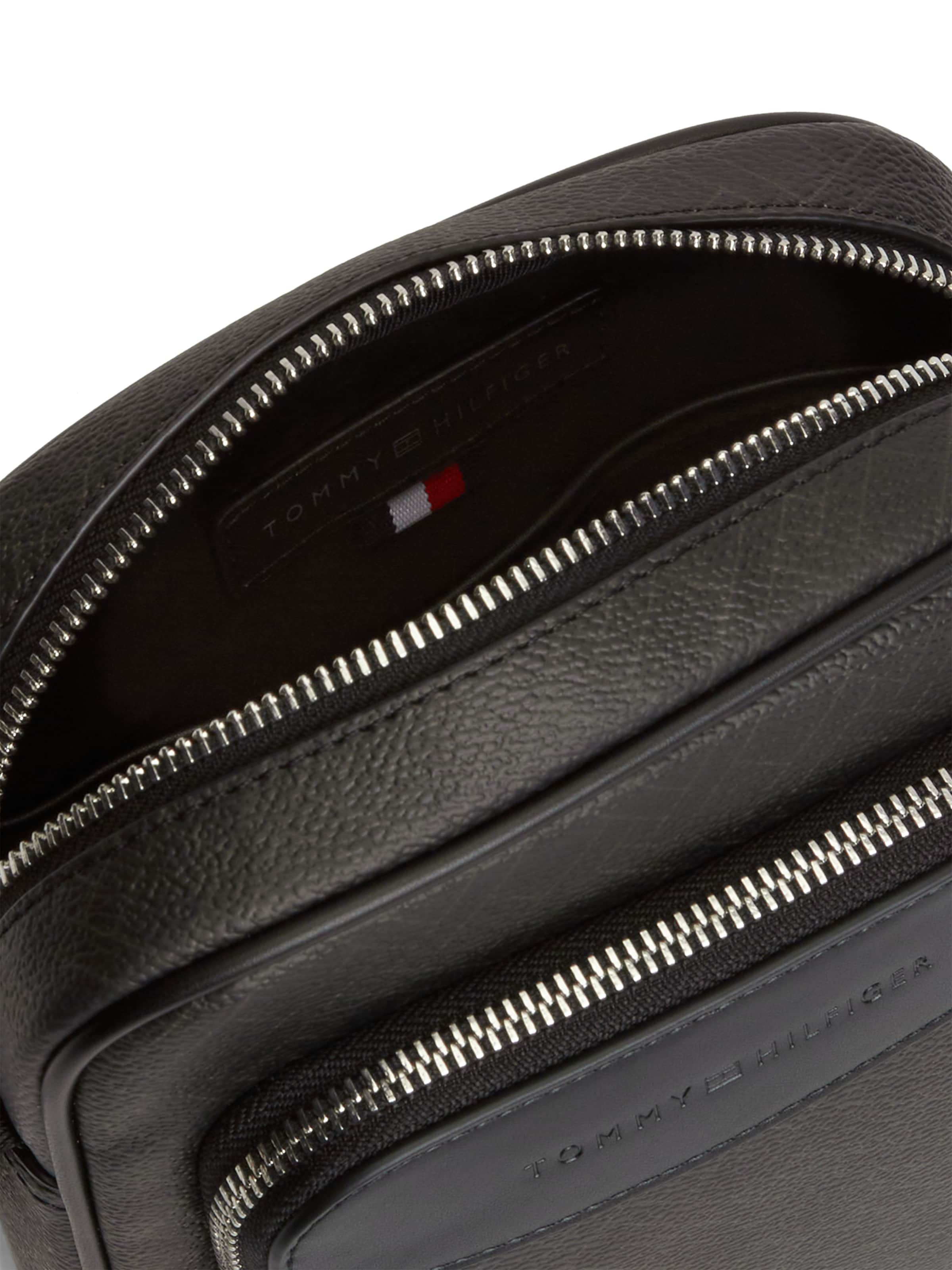 TOMMY HILFIGER Axelremsväska i svart