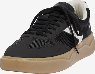 Pull&Bear Sneakers in Black: front