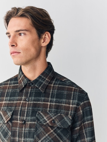 Next Regular Fit Skjorte i brun