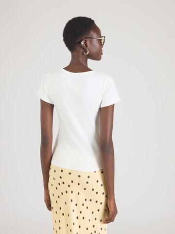 Tricou 'Nele' de la ABOUT YOU pe alb