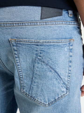 Regular Jean 'Ego.S Surge' CHASIN' en bleu
