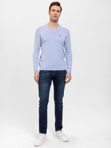 Daniel Hills - Jersey en azul
