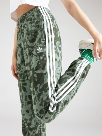 ADIDAS ORIGINALS Конический (Tapered) Штаны в Зеленый