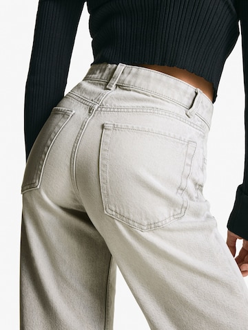 Wide leg Jeans de la Bershka pe gri