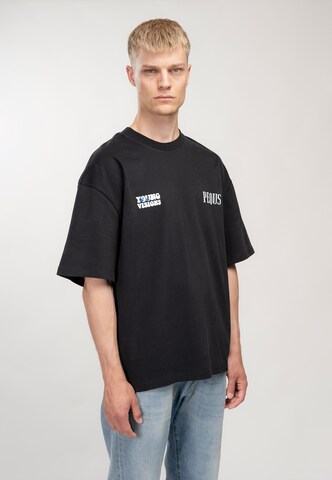 Tricou de la Pequs pe negru: față