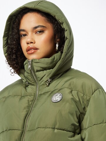 Veste d’hiver 'Malin' ABOUT YOU x INNA en vert