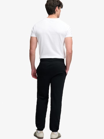 Tapered Pantaloni 'ESSENTIAL' de la Superdry & Co pe negru