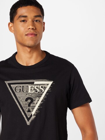GUESS T-Shirt in Schwarz