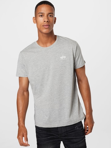 ALPHA INDUSTRIES Regular Fit T-Shirt in Grau: predná strana