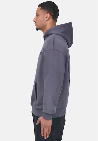 Dropsize Sweatshirt 'Hustle Club' in Grau
