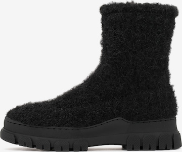 Kazar Bootsit värissä musta: etupuoli