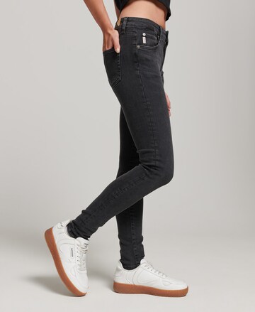 Superdry Skinny Jeans in Schwarz