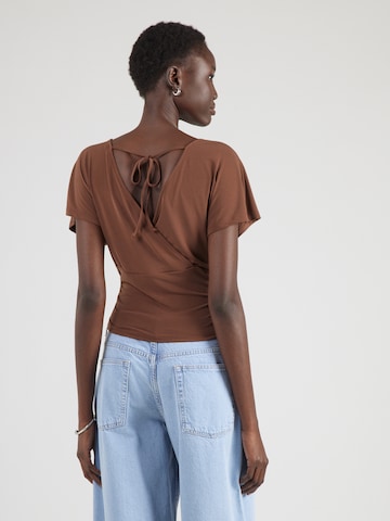 Tricou 'Hanne' de la ABOUT YOU pe maro