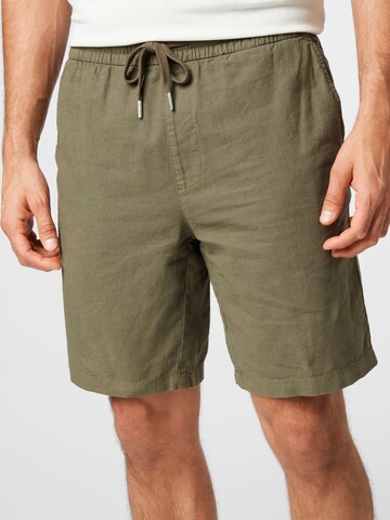 Matinique Regular Shorts 'Barton' in Grün