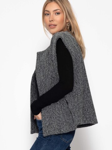 SASSYCLASSY Vest in Grey