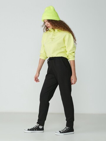 C&City Tapered Trousers in Black