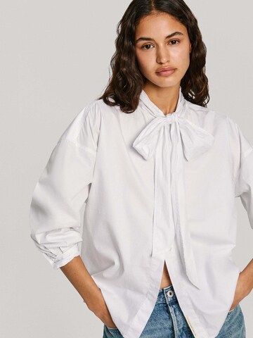 Chemisier ' KARYMA ' Pepe Jeans en blanc