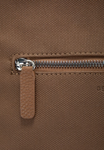 GERRY WEBER Schoudertas 'Be Different' in Bruin