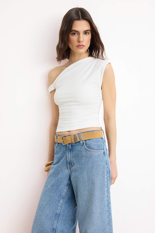 Trendyol Blouse in Beige: front