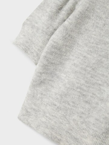 NAME IT Sweater in Grey
