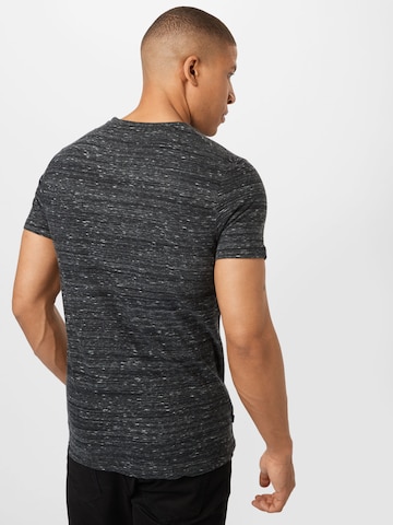 Superdry Tapered T-Shirt in Grau