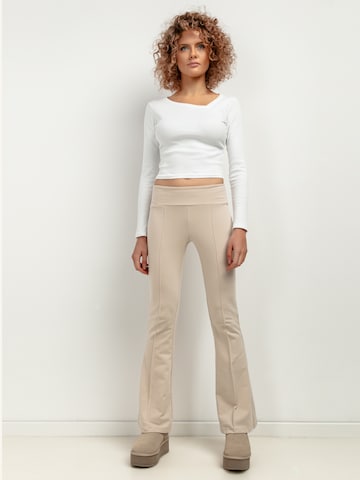 TESSITA Flared Hose in Beige