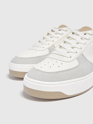 Pull&Bear Sneaker in Beige