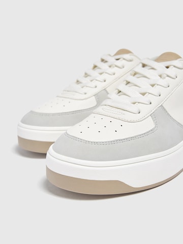 Pull&Bear Sneakers in Beige