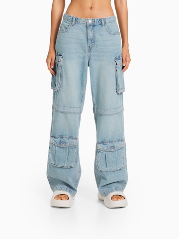 Bershka Wide leg Cargojeans in Blauw: voorkant