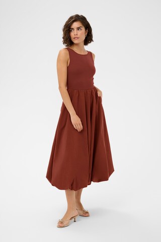 Kaffe Jurk 'KAKirsten' in Bruin