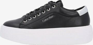 Baskets basses Calvin Klein en noir : devant