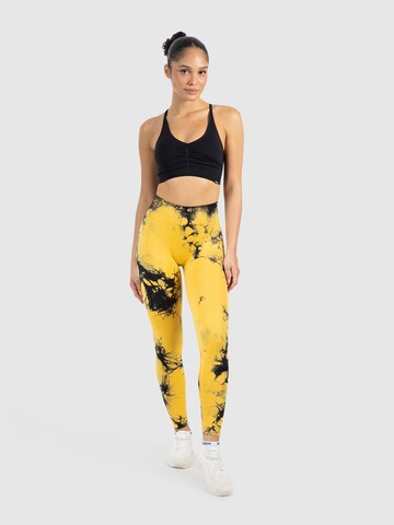 Smilodox Slim fit Leggings ' Batik Becci ' in Yellow