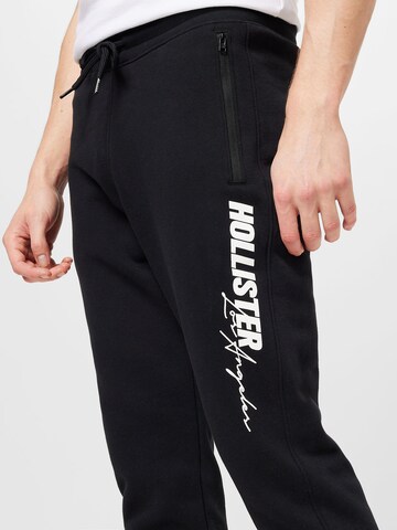 HOLLISTER Tapered Trousers in Black