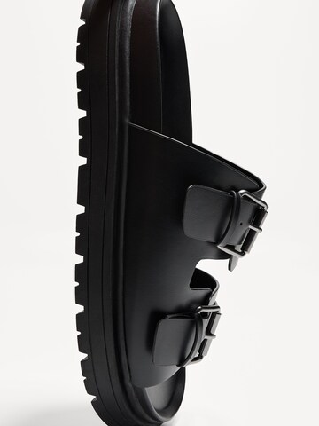Mule Bershka en noir