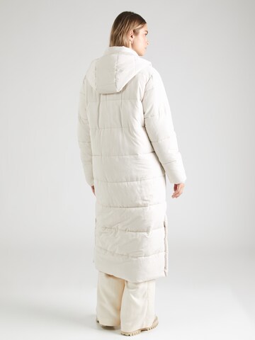 Guido Maria Kretschmer Women Winter Coat 'Fabia' in White: back