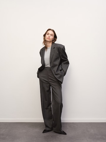 RÆRE by Lorena Rae Regular Pantalon 'Fabrice' in Grijs