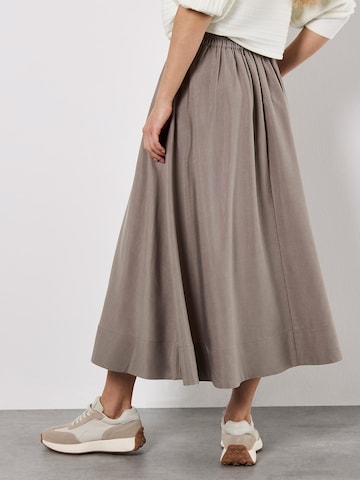 Apricot Soft Woven A-Line Midaxi Skirt ' ' in Grau