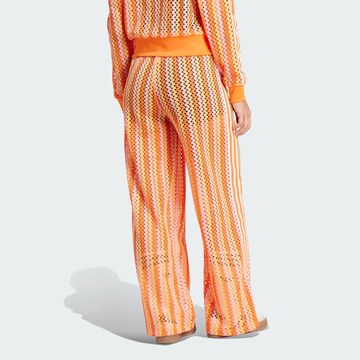 ADIDAS ORIGINALS Wide Leg Hose in Orange